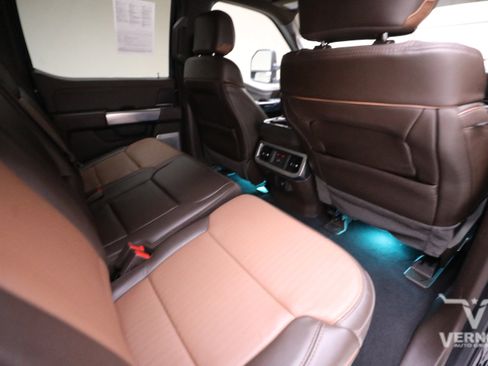 Used 2024 Ford F250 King Ranch w/ FX4 Off-Road Package image 12