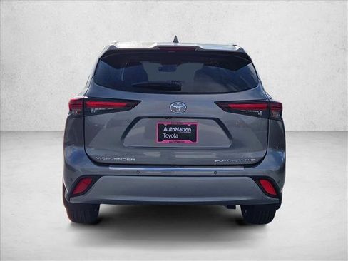 New 2026 Toyota Highlander Platinum AWD/4WD image 8