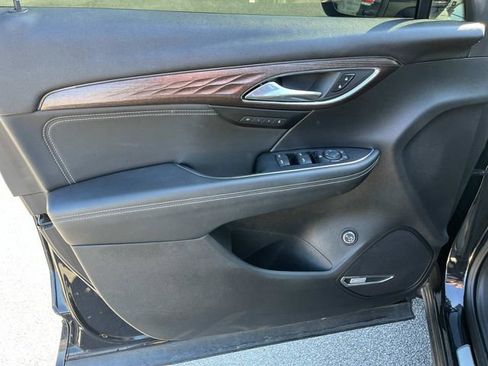 Used 2022 Buick Envision Avenir w/ Premium Seat Package AWD/4WD image 29
