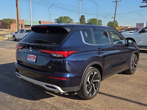 Used 2024 Mitsubishi Outlander SE AWD/4WD image 4