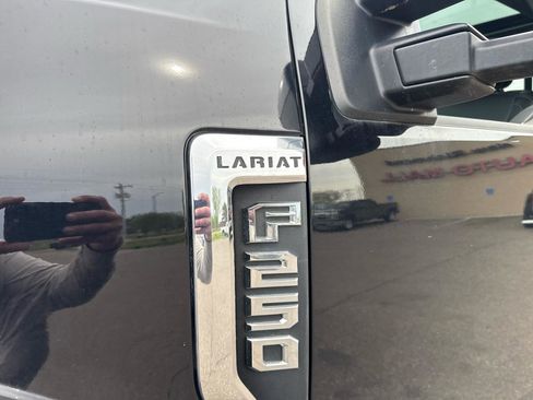 Used 2017 Ford F250 Lariat w/ Lariat Ultimate Package AWD/4WD image 10
