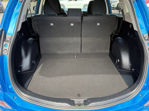 Used 2018 Toyota RAV4 LE image 10