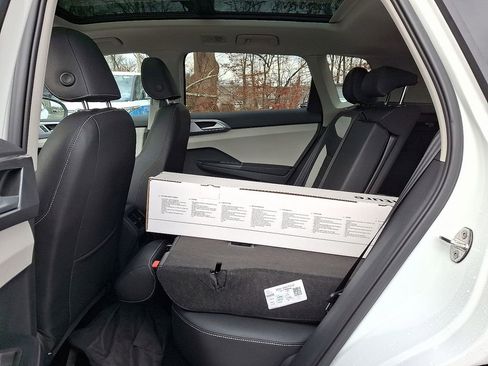 New 2026 Volkswagen Taos SEL image 6