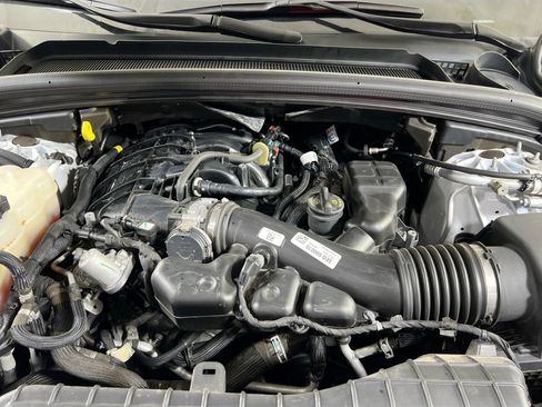 Used 2023 Jeep Grand Cherokee Limited w/ Black Appearance Package AWD/4WD image 29