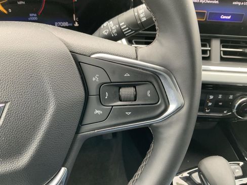 Used 2025 Chevrolet Trax LT w/ LT Convenience Package image 27