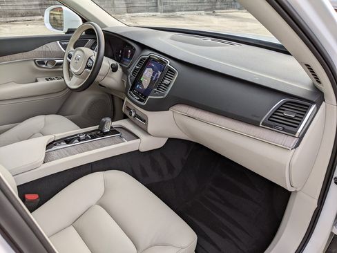 Certified 2024 Volvo XC90 T8 Core w/ Protection Package Premier image 21