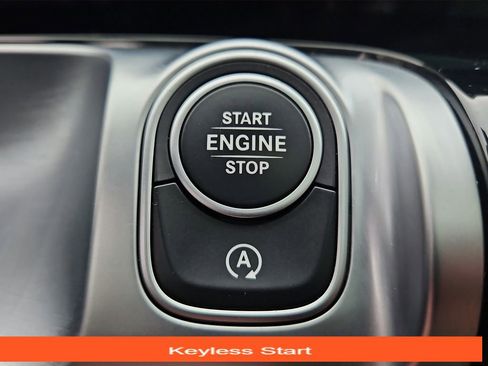 Used 2022 Mercedes-Benz GLB 250 4MATIC image 35