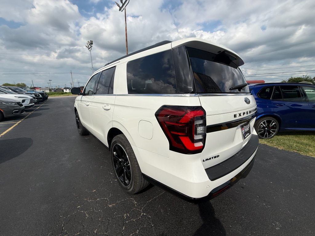 Used 2022 Ford Expedition Limited RWD image 6