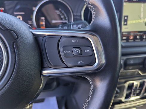 Used 2022 Jeep Wrangler Unlimited Sahara image 28