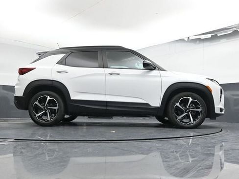 Used 2023 Chevrolet TrailBlazer RS w/ Sun and Liftgate Package image 35