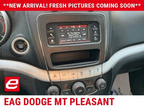 Used 2020 Dodge Journey SE w/ SE Popular Equipment Group FWD image 9