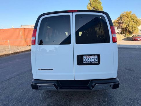 Used 2024 Chevrolet Express 3500 LT w/ LT Preferred Equipment Group RWD image 18