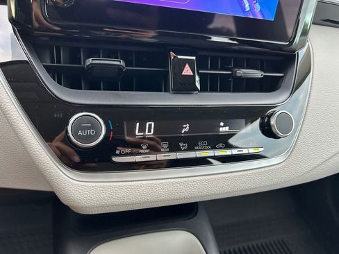 Used 2025 Toyota Corolla LE image 25