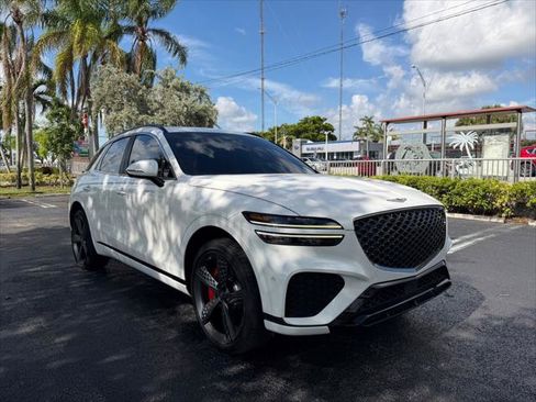 Used 2022 Genesis GV70 3.5T Sport w/ Sport Prestige Package AWD/4WD image 9