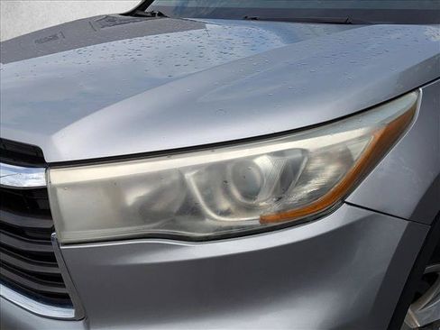 Used 2015 Toyota Highlander Limited Platinum AWD/4WD image 2