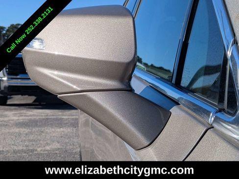 Used 2022 Cadillac XT6 Premium Luxury image 11