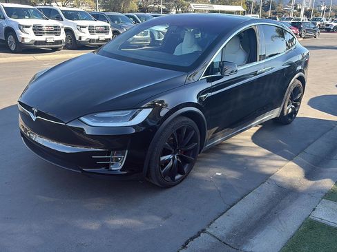 Used 2018 Tesla Model X P100D image 1