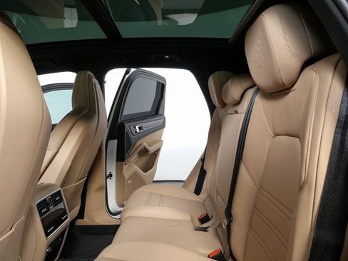 Certified 2023 Porsche Cayenne image 21