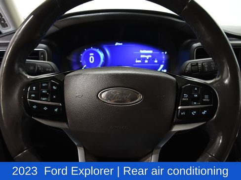 Used 2023 Ford Explorer Platinum w/ Premium Technology Package RWD image 11