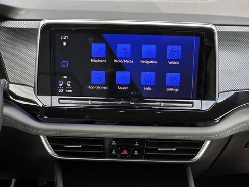Used 2025 Volkswagen Atlas Cross Sport SEL R-Line AWD/4WD image 19