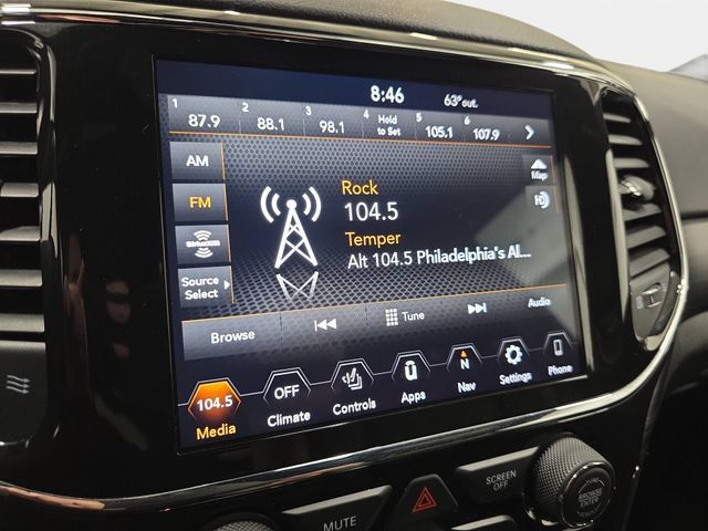 Used 2021 Jeep Grand Cherokee Laredo X AWD/4WD image 20