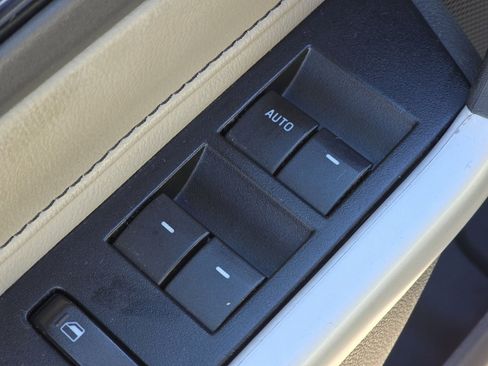 Used 2013 Ford Edge SEL image 22