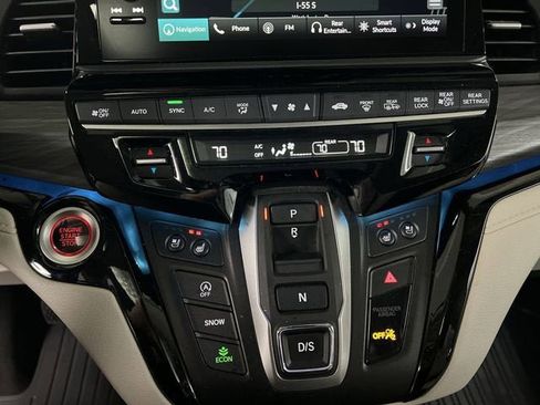 Used 2025 Honda Odyssey Elite image 18