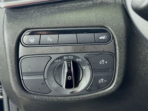 Used 2025 INFINITI QX50 Pure image 21