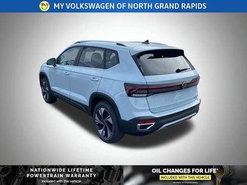 New 2026 Volkswagen Taos SE AWD/4WD image 21