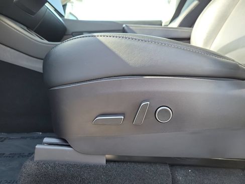 Used 2022 Tesla Model Y Long Range AWD/4WD image 22