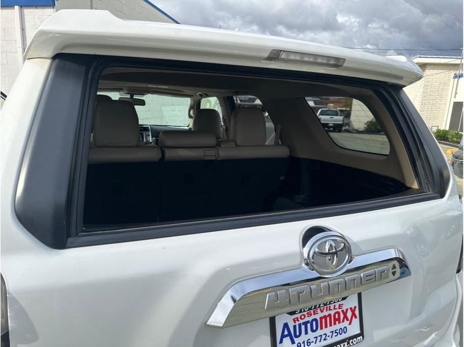 Used 2015 Toyota 4Runner Limited AWD/4WD image 29