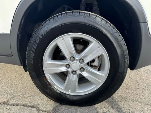 Used 2018 Chevrolet Trax LT w/ LT Convenience Package image 27