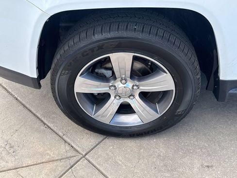 Used 2016 Jeep Compass High Altitude AWD/4WD image 11