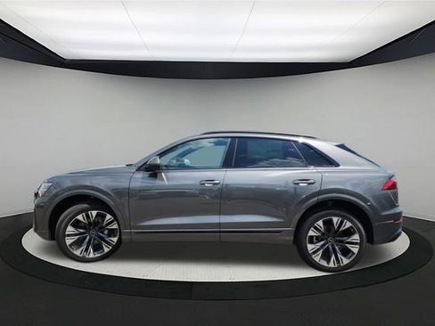 New 2025 Audi Q8 Premium image 4