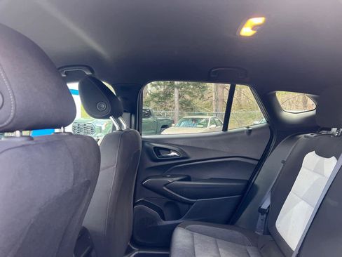 Certified 2024 Chevrolet Trax RS w/ Driver Confidence Package image 29