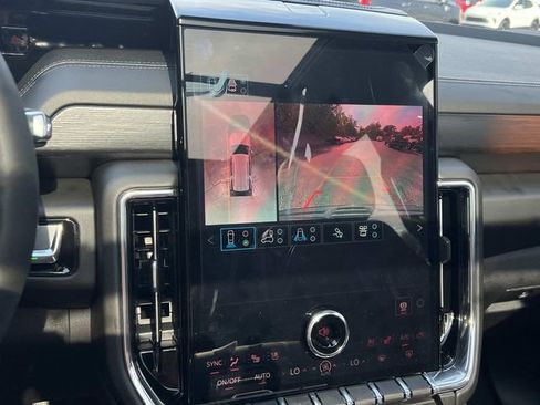 New 2026 GMC Yukon Denali w/ Denali Reserve Package AWD/4WD image 23