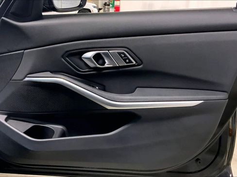 Used 2020 BMW 330i xDrive Sedan w/ Convenience Package image 22