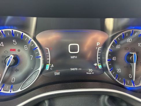 Used 2023 Chrysler Pacifica Touring-L FWD image 14