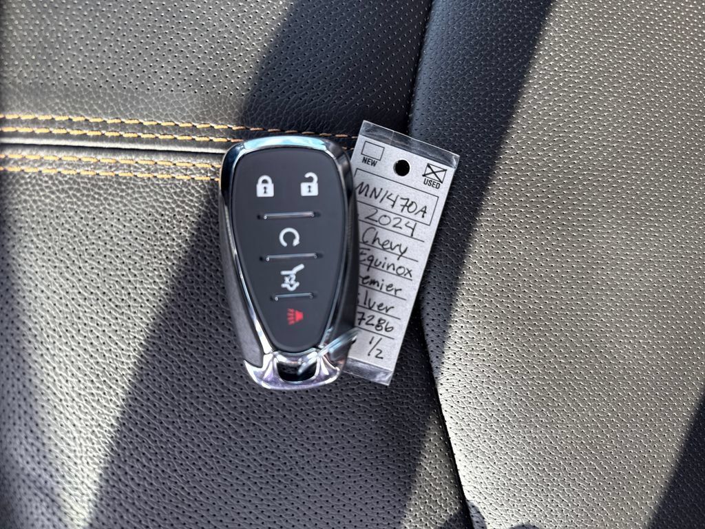Used 2024 Chevrolet Equinox Premier FWD image 29