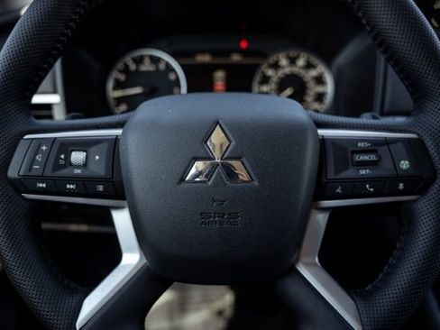 New 2026 Mitsubishi Outlander AWD image 19