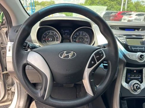 Used 2012 Hyundai Elantra GLS FWD image 18