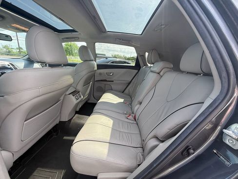 Used 2011 Toyota Venza w/ Comfort Pkg image 18