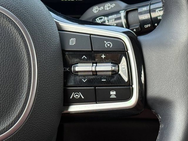 Used 2024 Kia Carnival SX FWD image 20