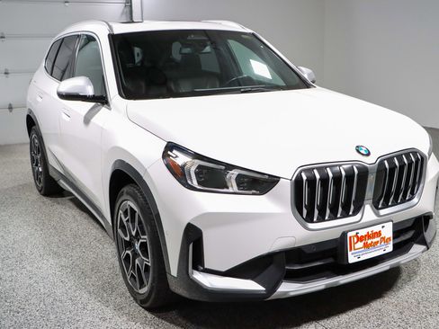 Used 2023 BMW X1 xDrive28i w/ Convenience Package AWD/4WD image 5