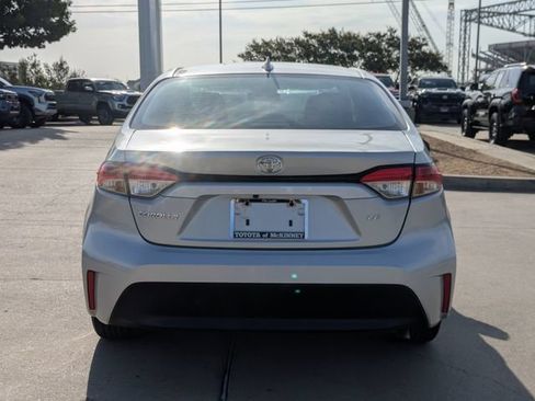 Used 2024 Toyota Corolla LE FWD image 7
