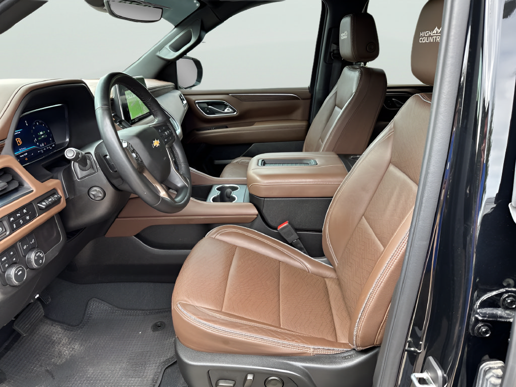 Used 2023 Chevrolet Tahoe High Country AWD/4WD image 17