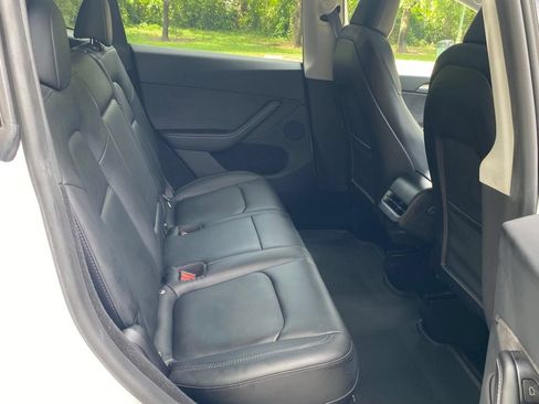 Used 2023 Tesla Model Y AWD image 19