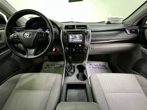 Used 2017 Toyota Camry LE FWD image 18