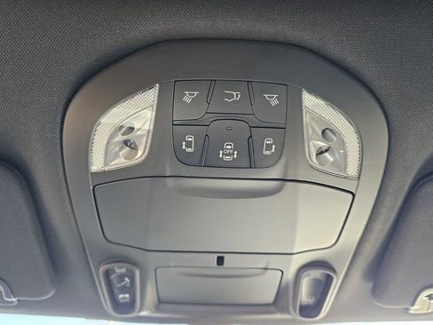 New 2026 Chrysler Pacifica Limited w/ Uconnect Theater Family Group image 26