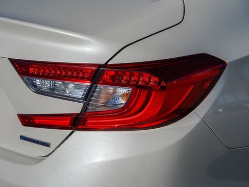 Used 2020 Honda Accord EX image 10